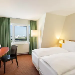 **** Hotel Nh Ost Germania